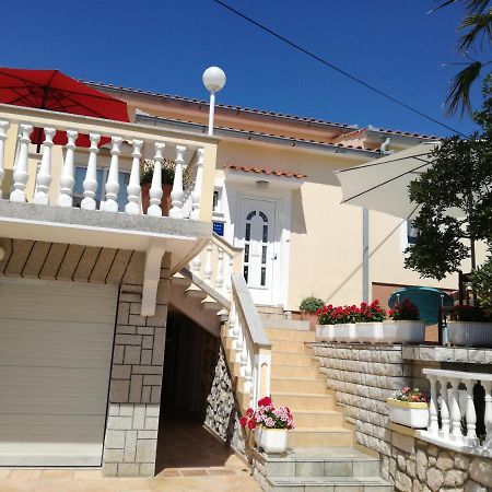Ferienwohnung Apartman Larisa Kampor Exterior foto