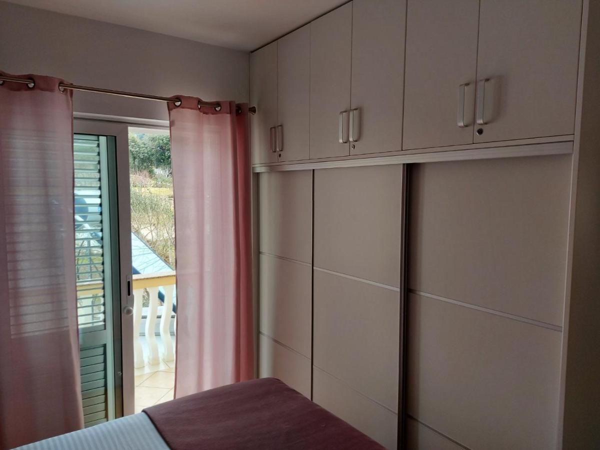 Ferienwohnung Apartman Larisa Kampor Exterior foto