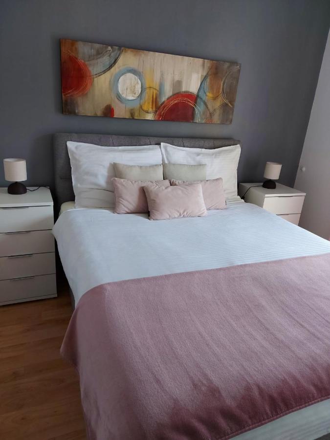 Ferienwohnung Apartman Larisa Kampor Exterior foto